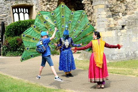   The Princess and the Peacock: Un racconto pakistano del II secolo che celebra la gentilezza e la perseveranza